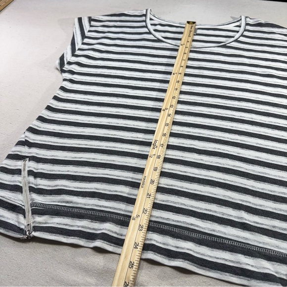 Charcoal Gray and White Striped Short Sleeve Top - Size 14/16 - Picture 7 of 9